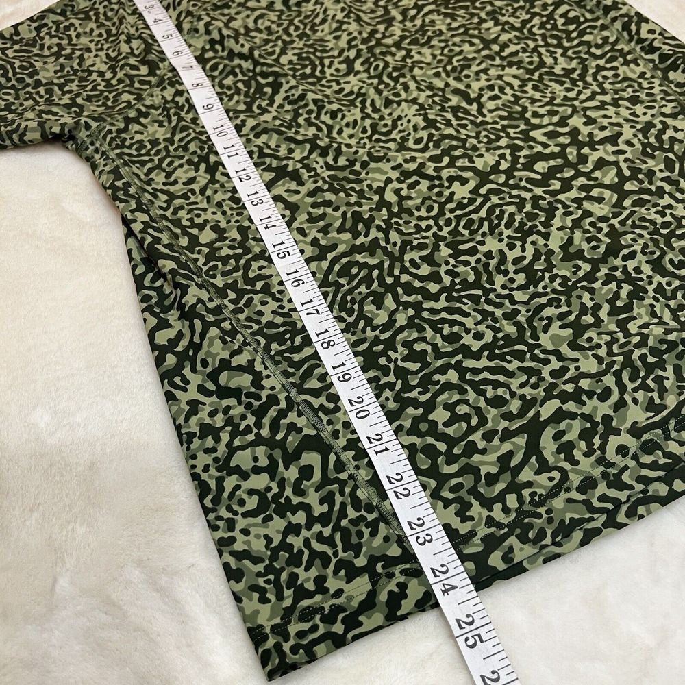 Athleta Ultimate Train Tee Olive Green Camo Sz XS - Picture 11 of 11